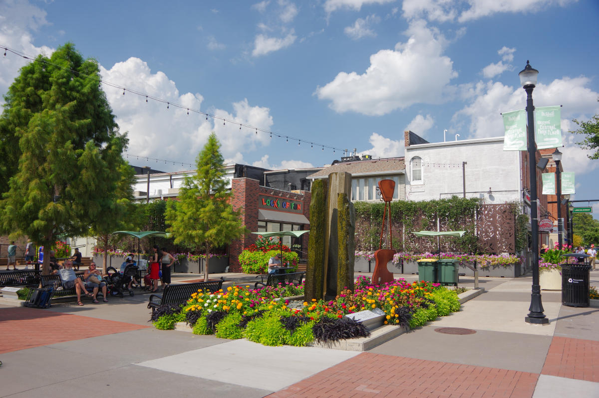 Local-character photograph of downtown Valparaiso's central square in Valparaiso, Indiana — service area for Phantom Technology Solutions managed IT.